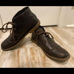 Uggs Chukka boots men’s size 10.5 dark brown